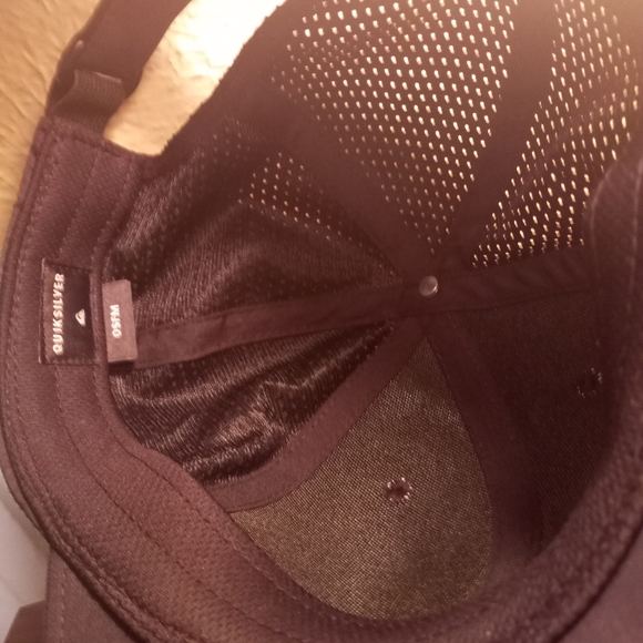 Quicksilver hat - Picture 3 of 4